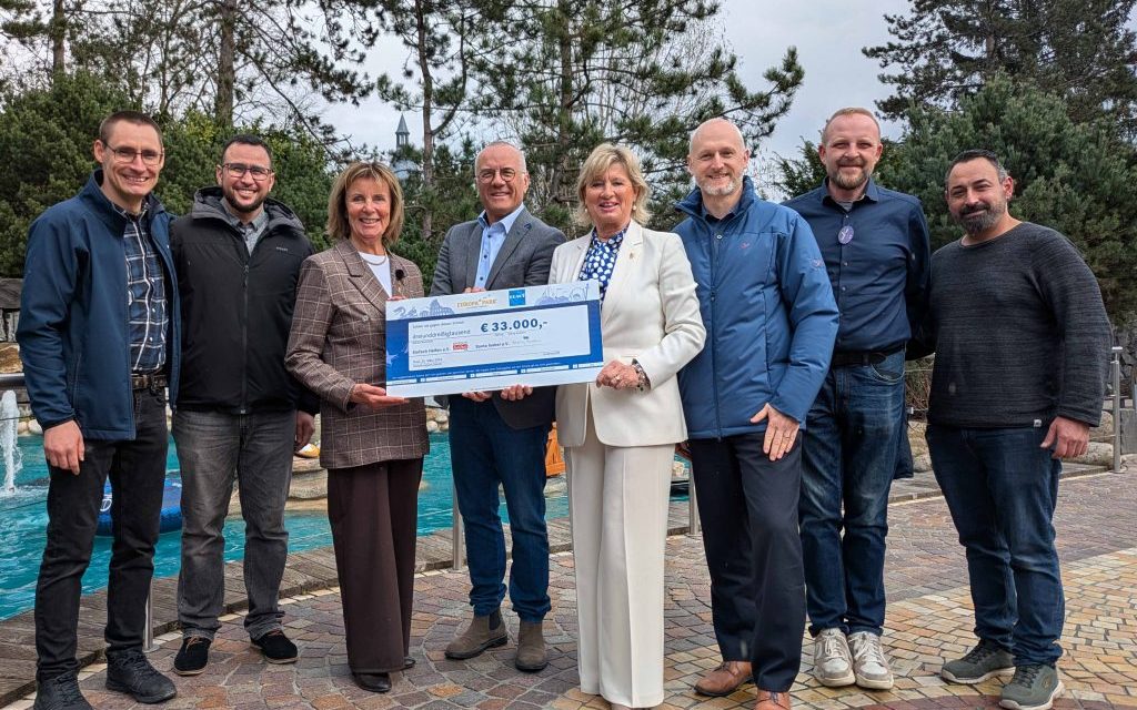 ELAUT donates €33,000 to Mack Foundation charities through Europa-Park claw machine initiative