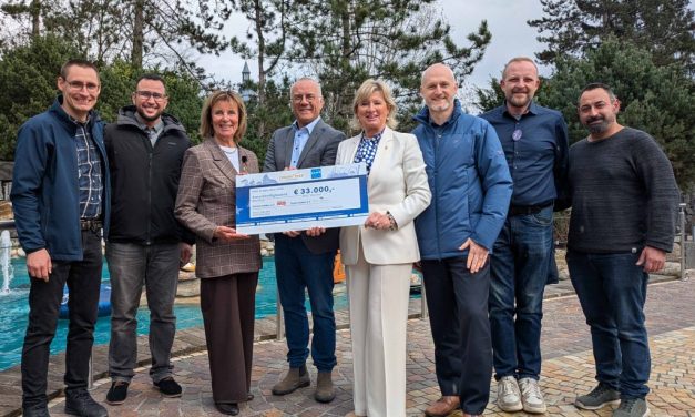 ELAUT donates €33,000 to Mack Foundation charities through Europa-Park claw machine initiative