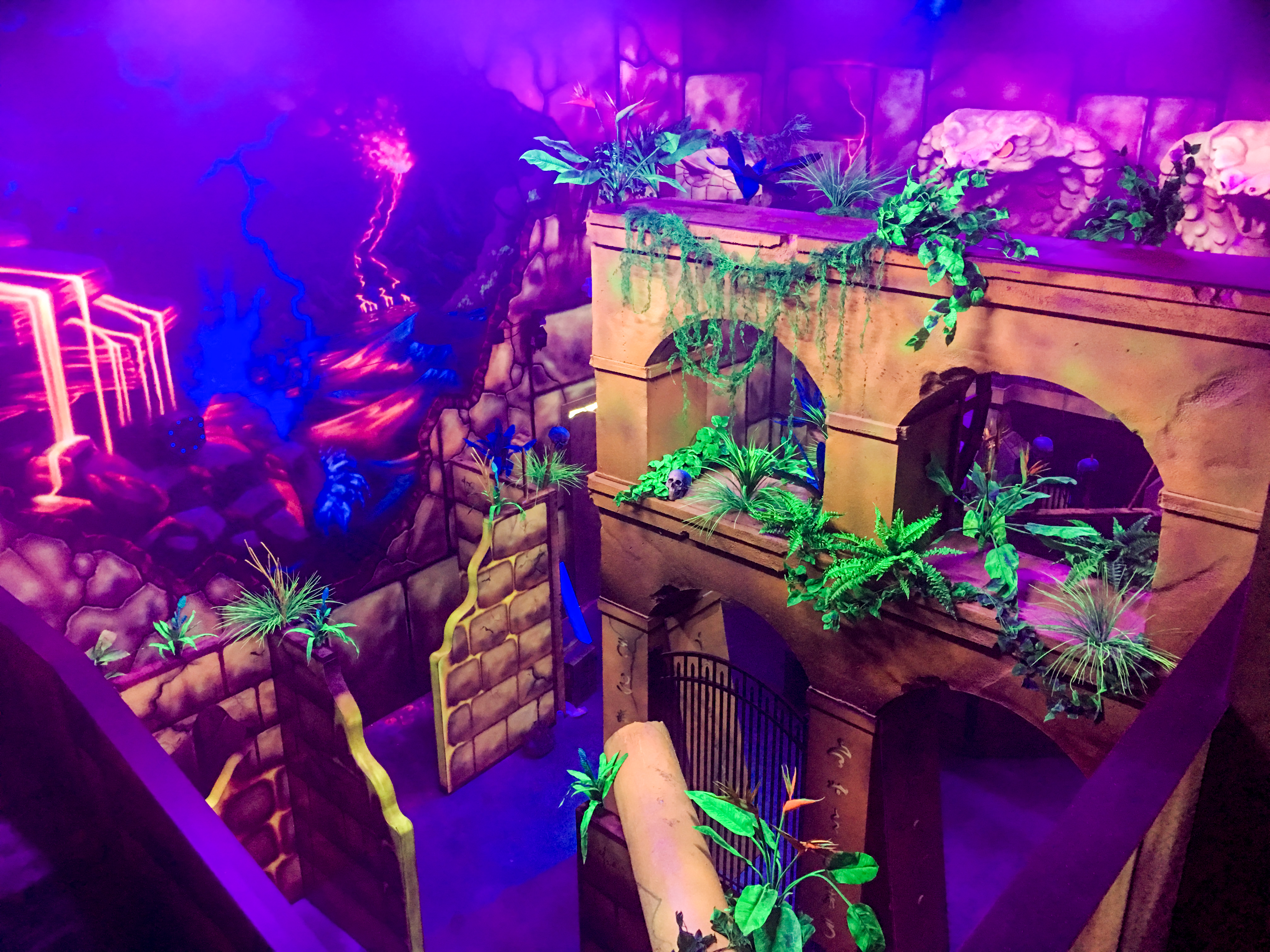 THEMING: Creative Works thrills laser tag venue